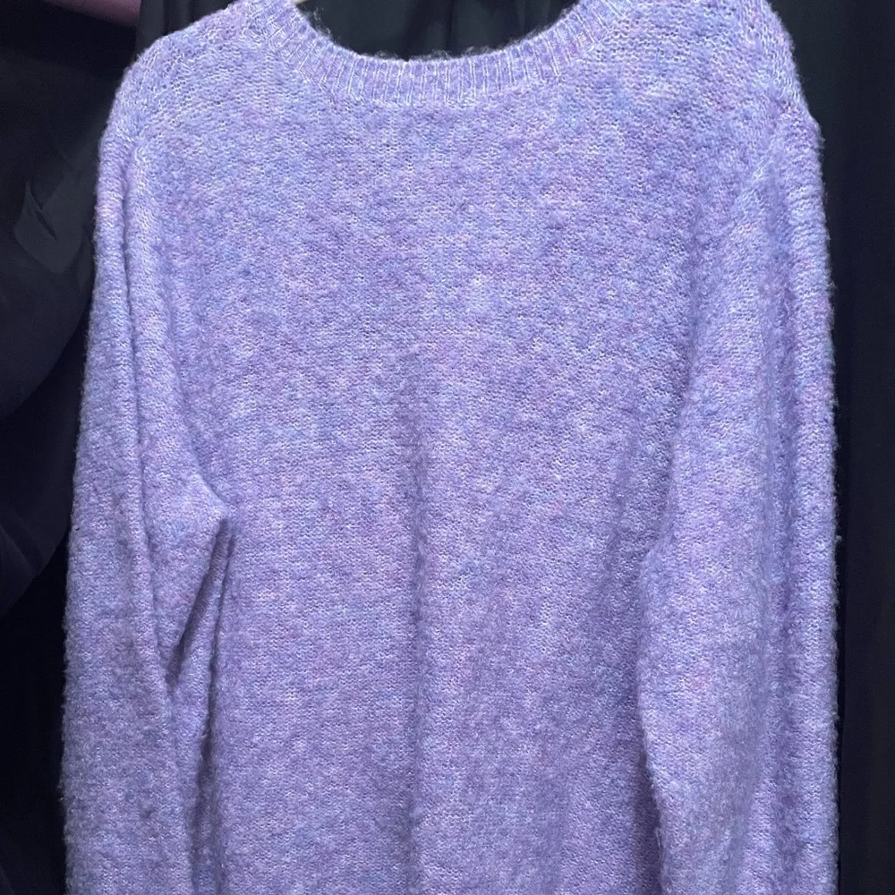 Sweater - Picture 2 of 4